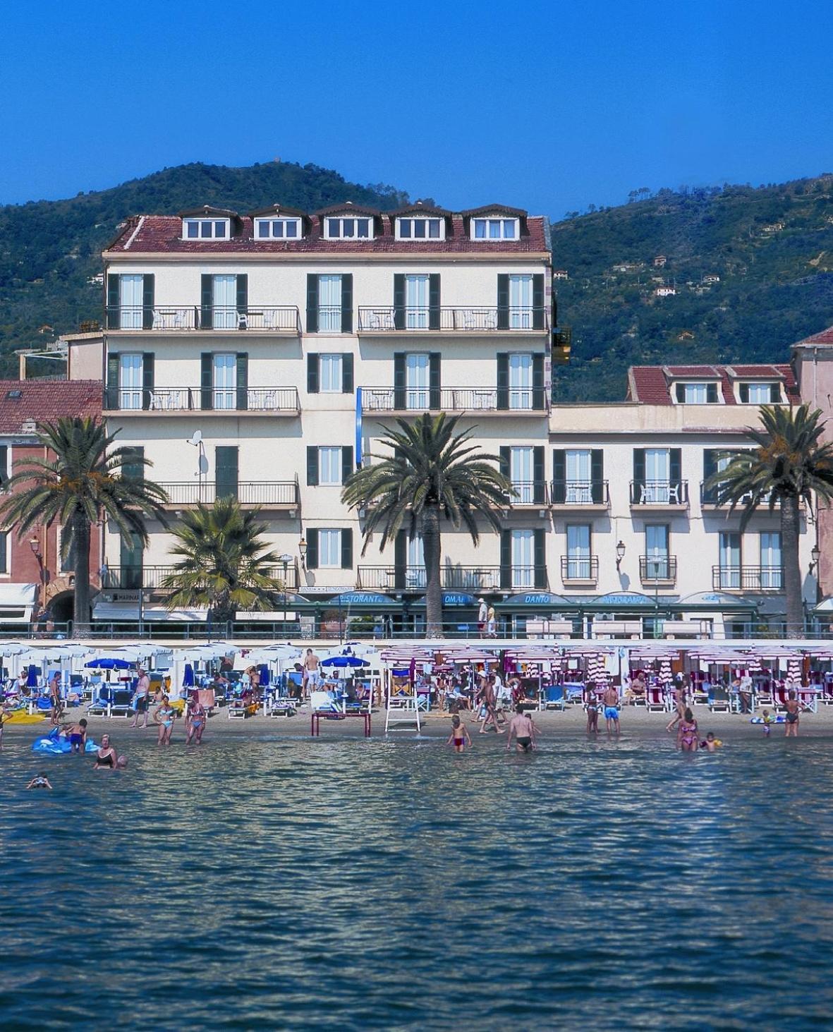 Hotel Danio Lungomare Alassio Exterior foto